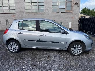uszkodzony samochody osobowe Renault Clio RIP CURL 2007/7