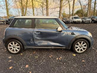 Schadeauto Mini Cooper D 2010/9
