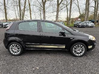 krockskadad bil auto Fiat Punto EVO 2010/7