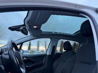 Peugeot 208 ALLURE picture 24