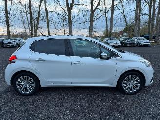 Avarii autoturisme Peugeot 208 ALLURE 2016/8
