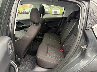 Peugeot 208 ALLURE picture 19