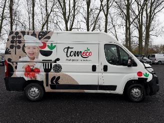 krockskadad bil bedrijf Peugeot Boxer PACK CD AIRCO 2019/4