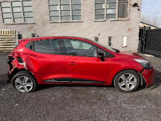 krockskadad bil auto Renault Clio LIFE 2015/12