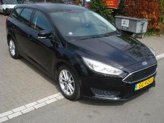 Avarii autoturisme Ford Focus 1.0 74KW STATION AIRCO-NAVIGATIE 2018/3