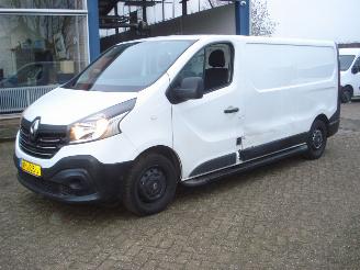 Vaurioauto  commercial vehicles Renault Trafic L2-H1 EURO 6  95PK 2019/5