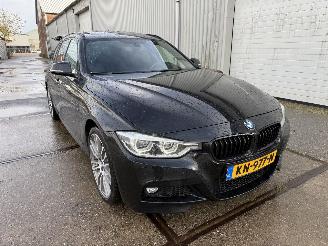 skadebil auto BMW 3-serie 320i X-Drive Touring M-Sport 2016/3