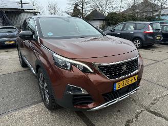 Vaurioauto  passenger cars Peugeot 3008 1.2 PureTech  Blue Lease Premium 2019/10