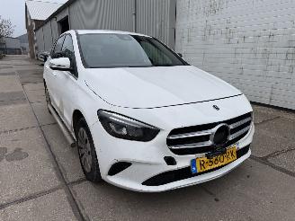 skadebil auto Mercedes B-klasse 200d Automaat 2022/10