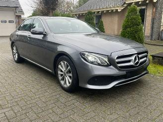 Coche accidentado Mercedes E-klasse 200 d AVANTGARDE NAVI CAMERA LED 2017/12