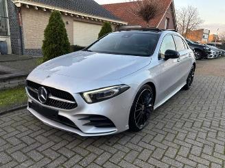 Schadeauto Mercedes A-klasse 200 d AMG LINE PANO CAMERA NAVI MOTOR DEFECT 2021/10