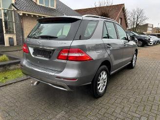 Mercedes M-klasse ML 250 d BlueTEC 4MATIC PANO NAVI LEDER picture 3