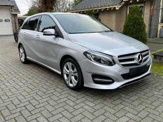 damaged passenger cars Mercedes B-klasse 180 d AUTOMAAT NAVI PDC 2015/11