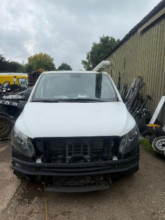 disassembly commercial vehicles Mercedes Vito VITO 109 D 2016/6