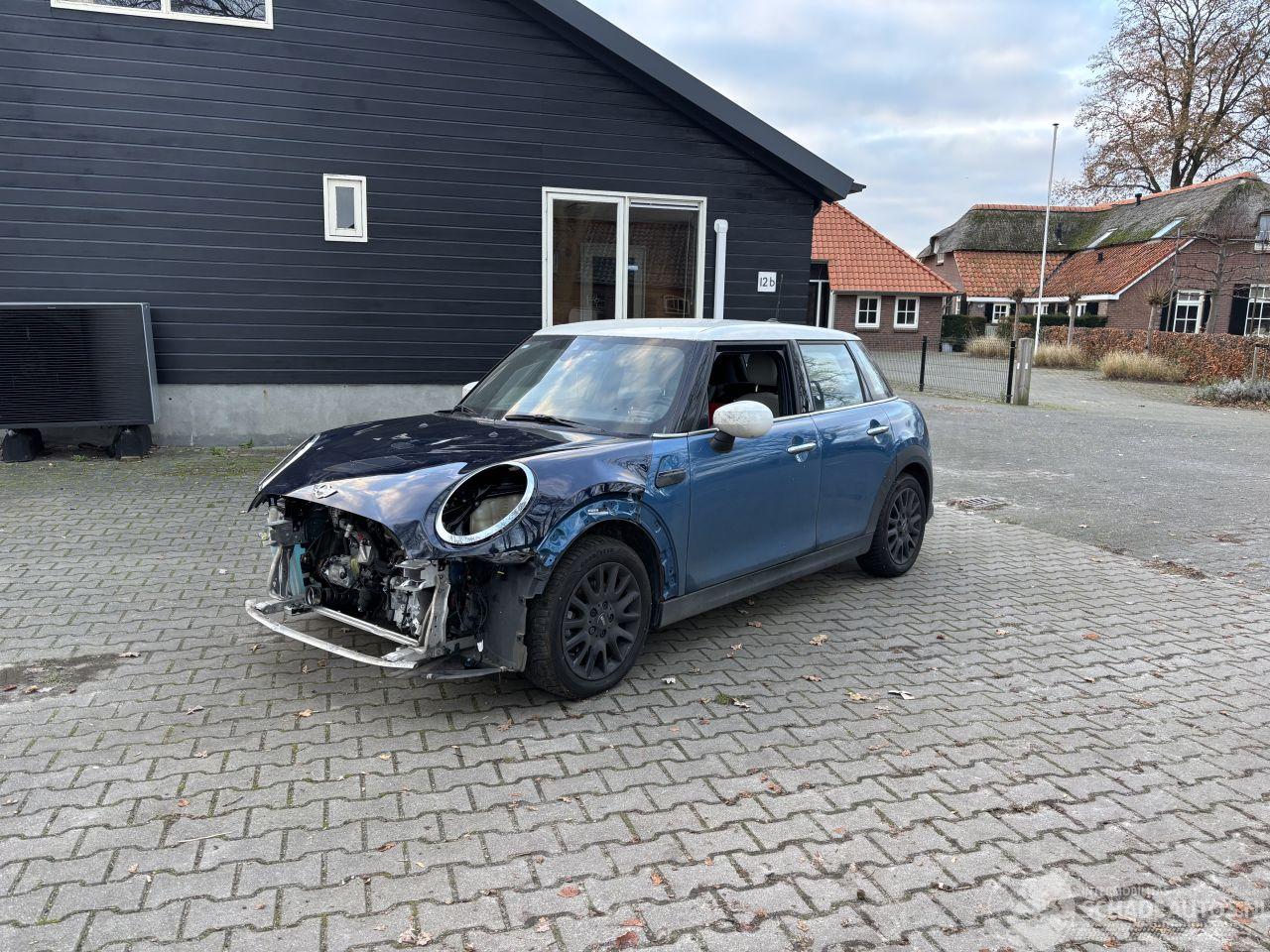Mini Cooper AUTOMAAT 1.5 SPORT NAVI CLIMA CAMERA LEER B.J 07-2021