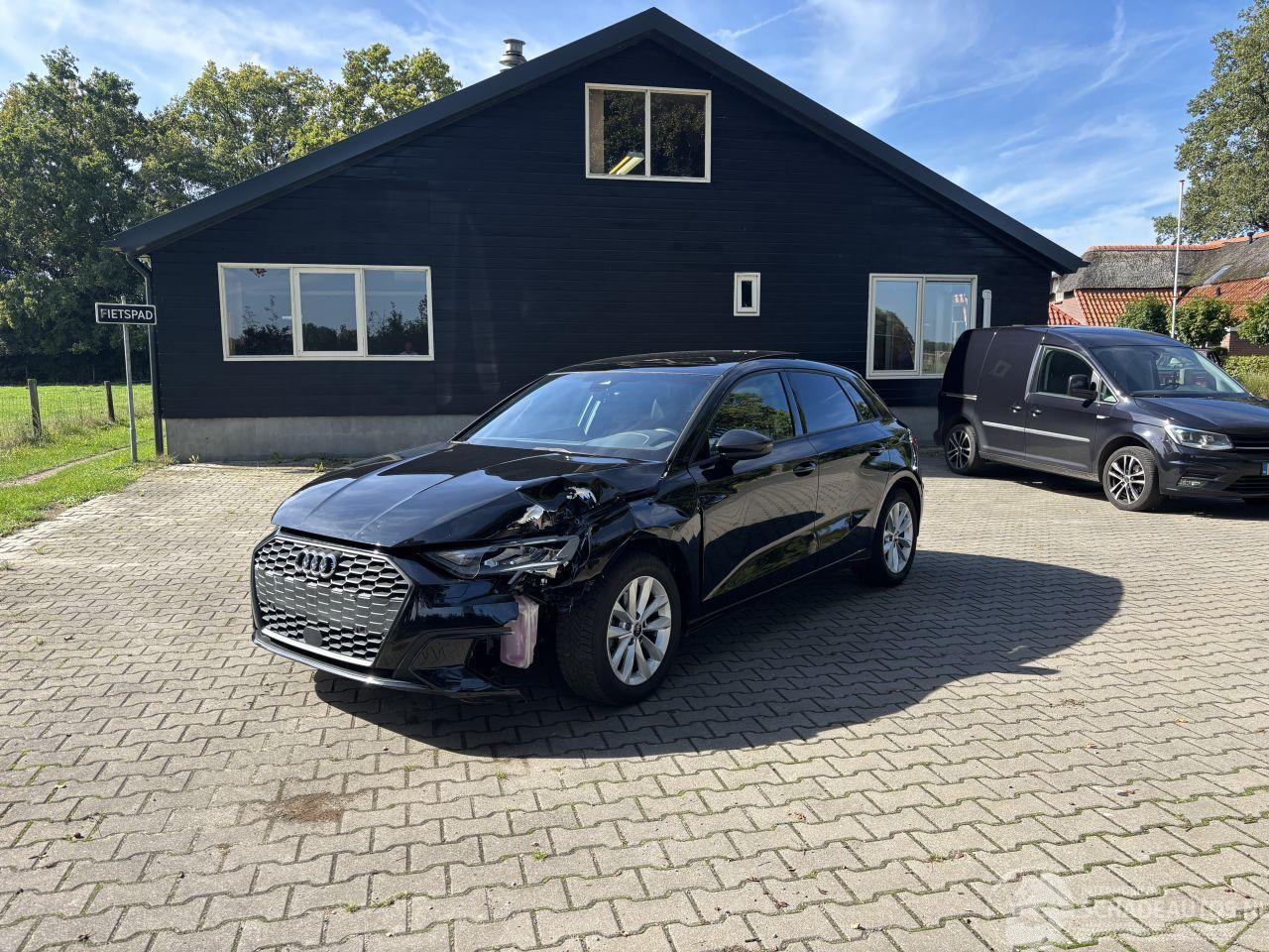 Audi A3 30 TFSI PANO NAVI LEER LED PDC FACELIFT B.J 2024