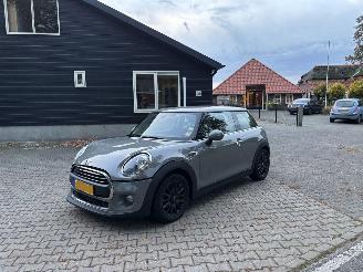 Damaged car Mini One 1.5 EDITION CLIMA ABS PDC STOELVERWARMING B.J 11-2018 2018/11