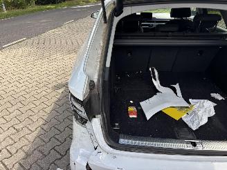 Audi A4 Avant HYBRIDE 2.0 S-LINE AUTOMAAT SPORT NAVI CLIMA LED PDC B.J 06-2019 picture 14