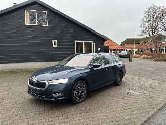krockskadad bil auto Skoda Octavia AUTOMAAT STYLE NAVi CLIMA CAMERA LED B.J 12-2024 2024/12