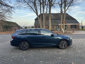 Skoda Octavia AUTOMAAT HYBRIDE NAVI CLIMA VIRT DASH CAMERA TREKHAAK LED B.J 12-2024 picture 4