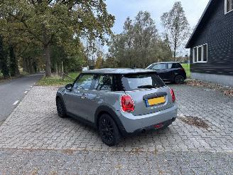 Mini One 1.5 EDITION SPORT CLIMA ABS PDC B.J 11-2018 SCHROEFSCHADE picture 4