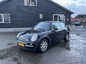 uszkodzony samochody osobowe Mini One 1.6 EDITION PANO AIRCO B.J 2003 geen schade APK t/m Maart 2027 !!!! 2003/5