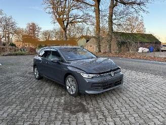 Voiture accidenté Volkswagen Golf GOLF 8.5 ETSI 1.5 HYBRIDE AUTOMAAT NAVI CLIMA CAMERA LED VIRT DASH TREKHAAK B.J 12-2024 2024/12