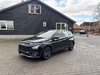 damaged passenger cars Hyundai Bayon AUTOMAAT BLACK EDITION T-GDI 100 PK NAVI AIRCO CAMERA LED B.J 11-2025 2025/11