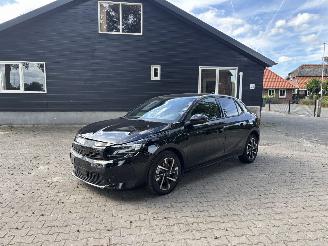 krockskadad bil auto Opel Corsa FACELIFT GS SPORT 102 PK NAVI CLIMA CAMERA LED VIRT DASH FULL OPTIONS B.J 2024 2024/2