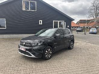 Damaged car Volkswagen T-Cross AUTOMAAT 116 PK NAVI CLIMA CAMERA B.J 12-2024 FACELIFT 2024/12