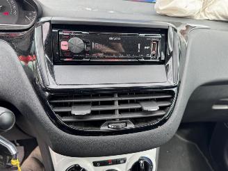 Peugeot 208  picture 23