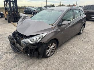 Schadeauto Hyundai I-30  2013/4