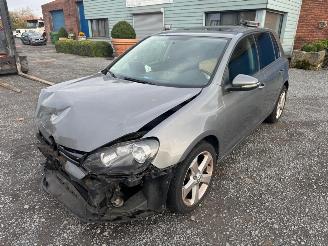 Schadeauto Volkswagen Golf  2011/9