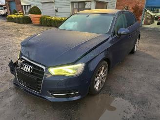 Voiture accidenté Audi A3  2015/11