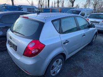 Kia Cee d EX picture 2