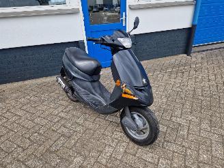 damaged scooters Peugeot  ZENITH 25KM 2005/8