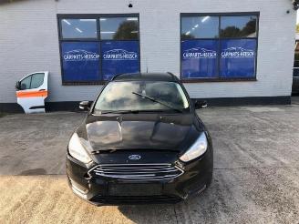 krockskadad bil auto Ford Focus Focus 3 Wagon, Combi, 2010 / 2020 1.0 Ti-VCT EcoBoost 12V 100 2015/2