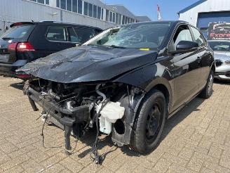 Coche siniestrado Volkswagen Polo Polo VI (AW1), Hatchback 5-drs, 2017 1.0 MPI 12V 2021