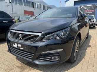 demontáž osobní automobily Peugeot 308 308 (L3/L8/LB/LH/LP), Hatchback 5-drs, 2013 / 2021 1.2 12V e-THP PureTech 130 2020