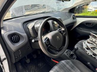 Peugeot 108 108, Hatchback, 2014 1.0 12V VVT-i picture 8