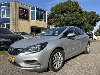 Vaurioauto  passenger cars Opel Astra  2019/1