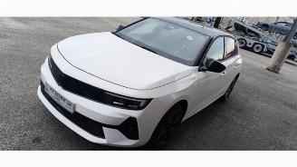 Vrakbiler auto Opel Astra Astra L (F3/FB/FM/FP), Hatchback 5-drs, 2021 Electric 54 kWh 2025