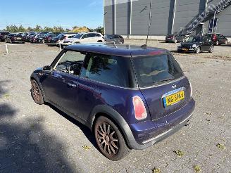 Mini Cooper 1.6 16V Cooper Hatchback  Benzine 1.598cc 85kW (116pk) FWD picture 3