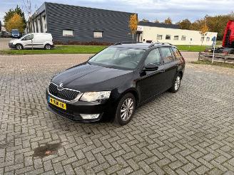 Auto incidentate Skoda Octavia 1.2 TSI 16V Combi/o 4Dr Benzine 1.197cc 77kW (105pk) FWD 2012-11/2020-07  CJZA 2014/6
