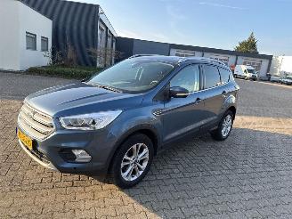 Auto incidentate Ford Kuga 1.5 EcoBoost 16V 150 SUV  Benzine 1.499cc 110kW (150pk) FWD 2018/8