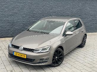 krockskadad bil auto Volkswagen Golf 1.0 TSI Connected Series 2016/7