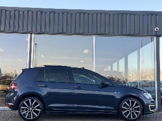 Volkswagen Golf 1.4 TSI GTE PANO picture 11
