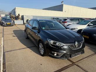 Unfallwagen Renault Mégane IV GrandTour GT-LINE Bose Edition Automaat 2017/3