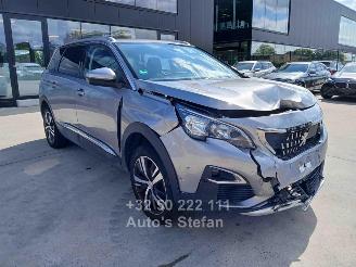 Coche accidentado Peugeot 5008 ALLURE 2020/10