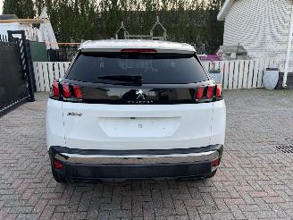Schadeauto Peugeot 3008 1,2 BENZINE - AUTOMATIC - ALLURE 2018/7